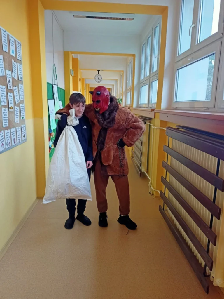 e2fdfdf1-6be2-4ada-ae76-c66b9f9f83cc