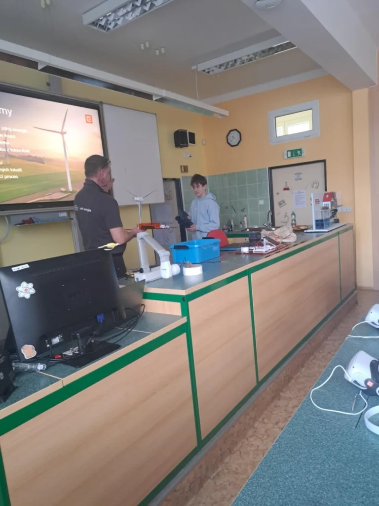 0e1644d9-bcdc-46f3-ae0e-03076889672a